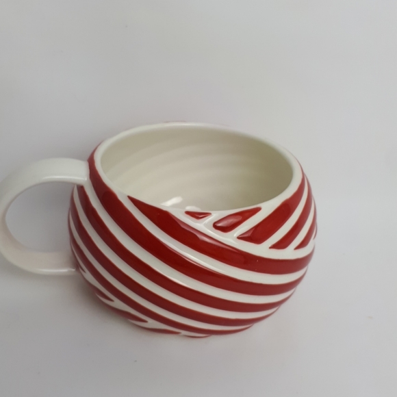 Starbucks Candy Cane Stripe Cup - Picture 3 of 6